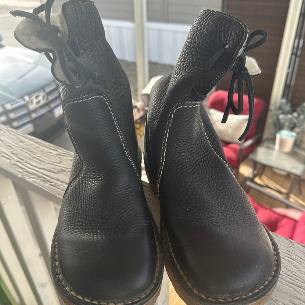 Duckfeet Black Arhus Leather Boots Size 39. Like New. Price is Firm